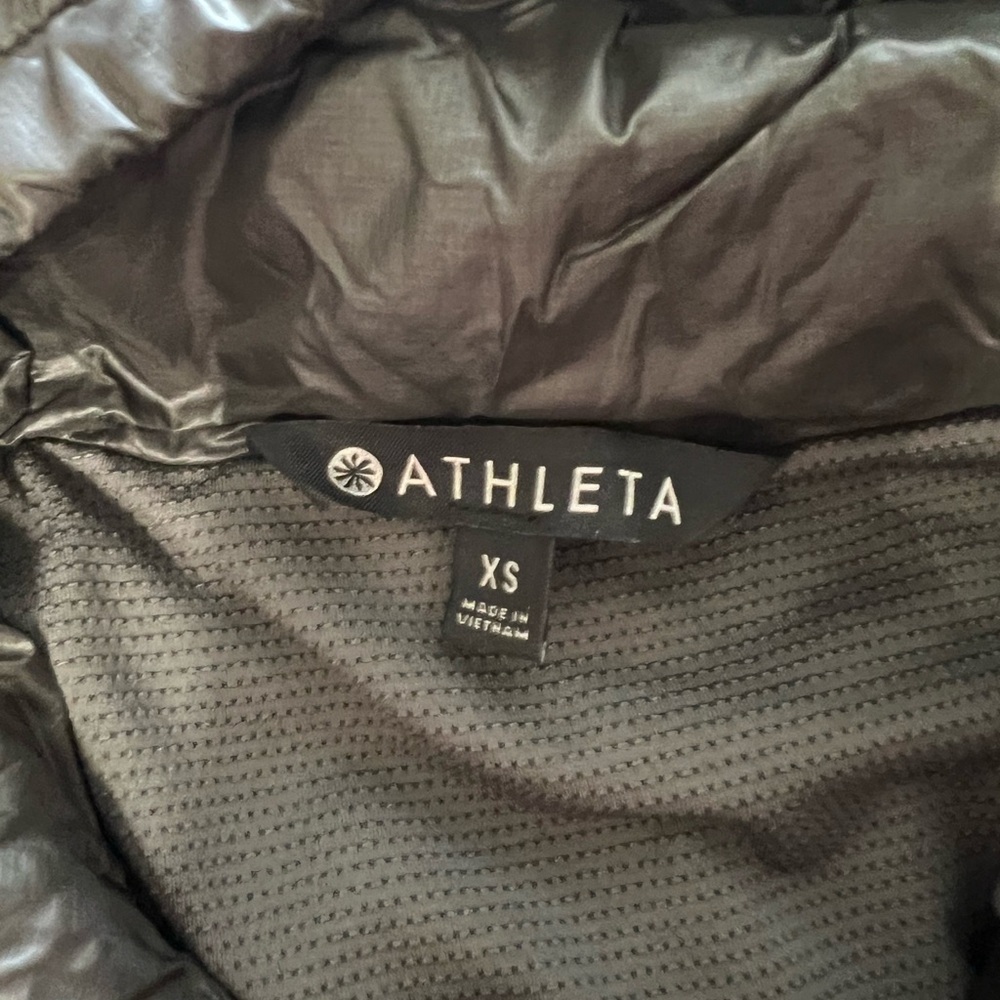 Athleta Rock Ridge PrimaLoft Jacket, Black SIZE XS - Picture 3 of 8